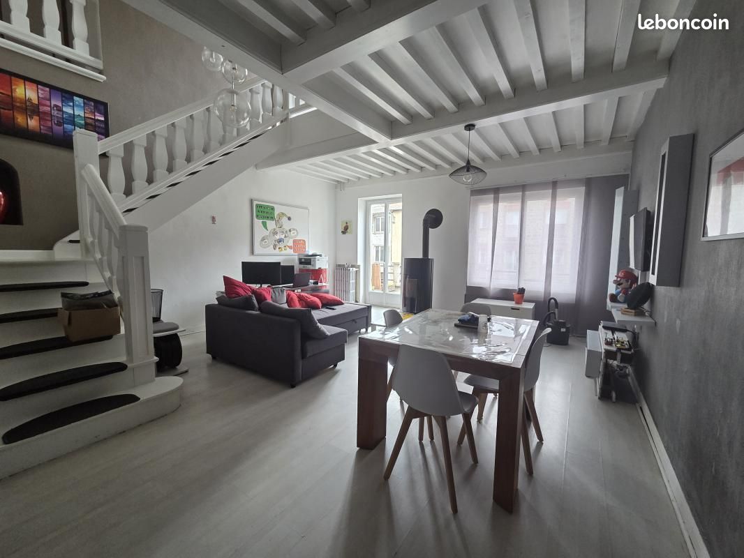 Appartement 5 pièces 142 m² · à Saint-Symphorien-sur-Coise · 142 m² · 950 €/mois