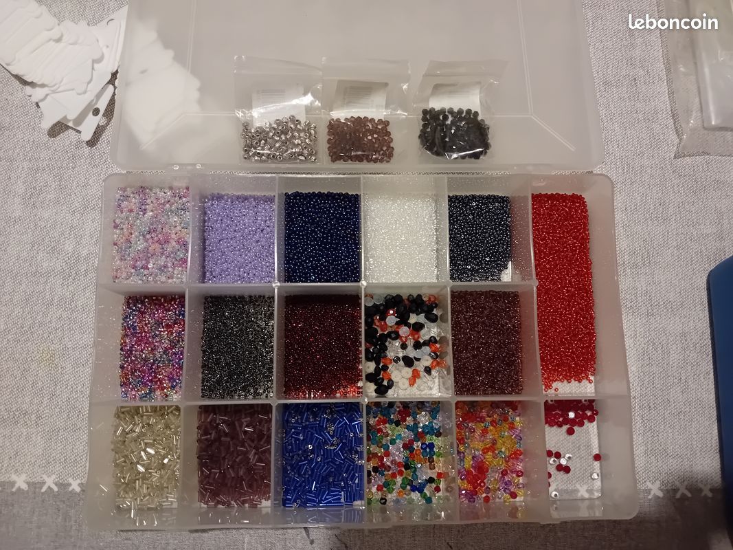 Boîte de rangement pour perles avec 30 pots à vis - organisez efficacement