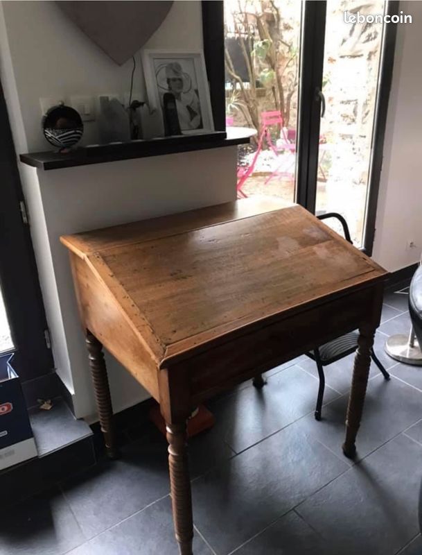 Bureau pupitre en bois (image 1)