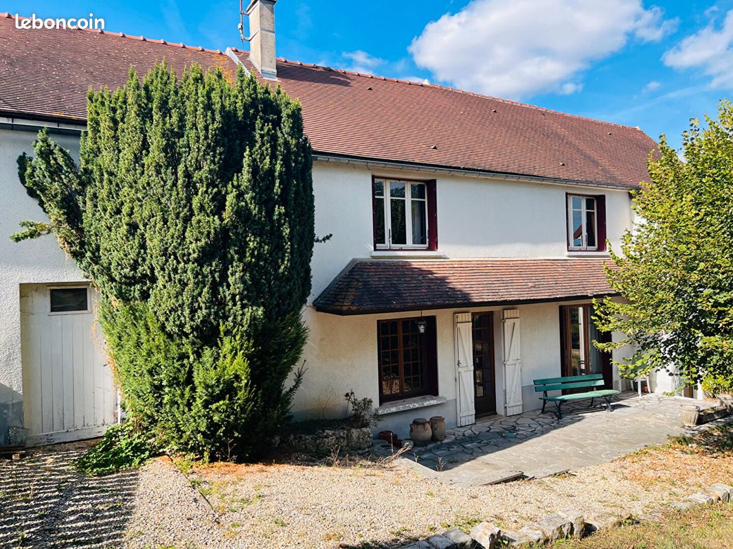 Maison 5 pièces 148 m² · à Escolives-Sainte-Camille · 148 m² · 182 000 €
