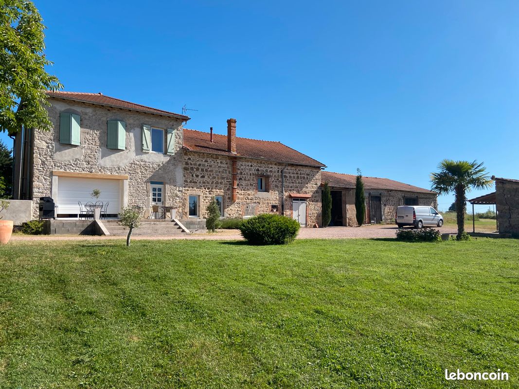 Maison 4 pièces 170 m² · à Ambierle · 170 m² · 540 000 €