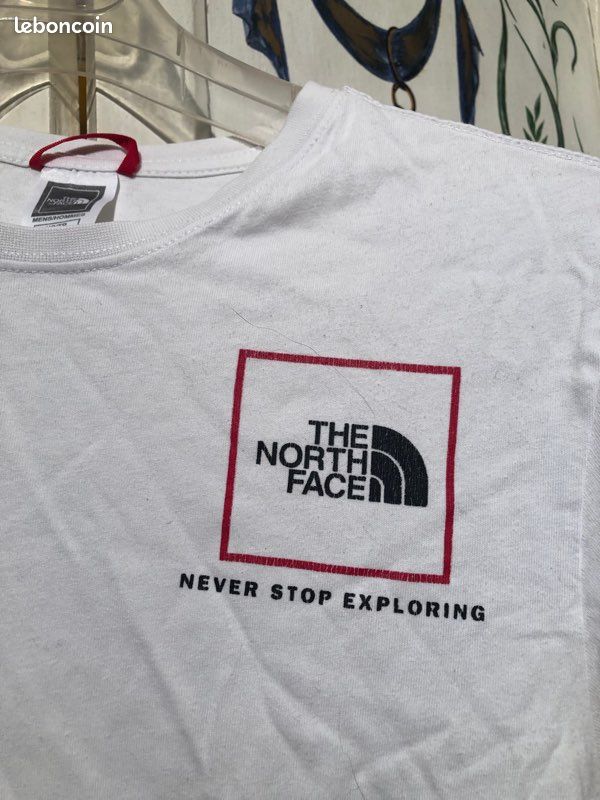 T-shirt femme The North Face Vêtements