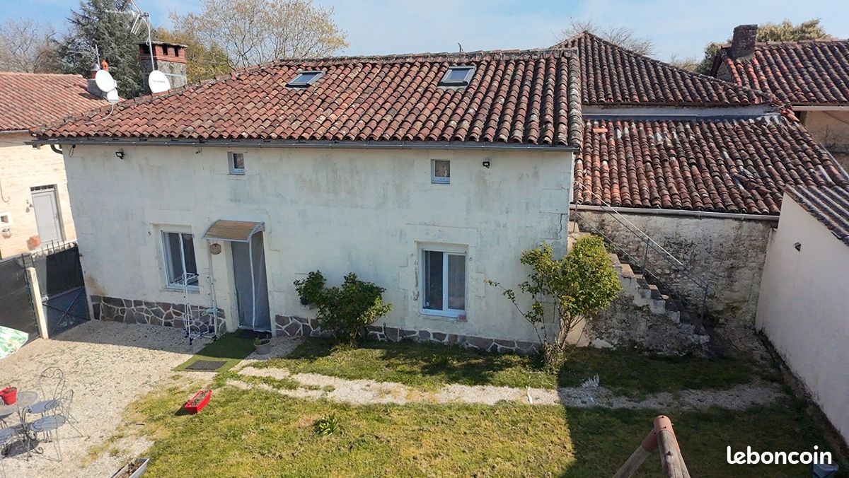Maison 3 pièces 112 m² · à Genouillé · 112 m² · 139 500 €