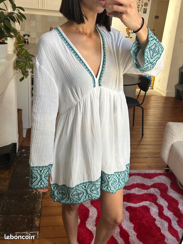 Robe manches longues bi-matière blanc et bleu brodée Zara Vêtements