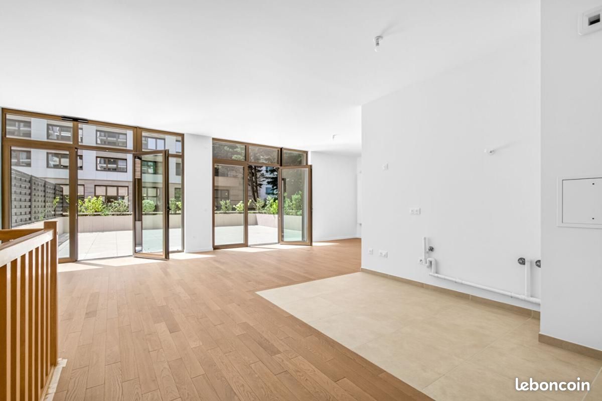 Appartement 6 pièces 207 m² · à Neuilly-sur-Seine · 207 m² · 8 016 €/mois