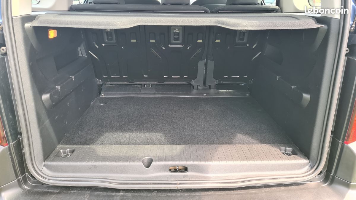 Peugeot RIFTER 1.5 BLUEHDI 130CH S&S STANDARD ALLURE (image 9)