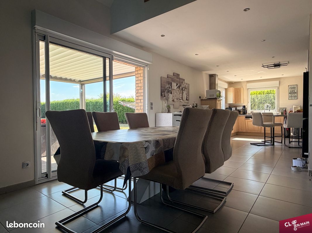 Maison 6 pièces 103 m² · à Caëstre · 103 m² · 332 000 €