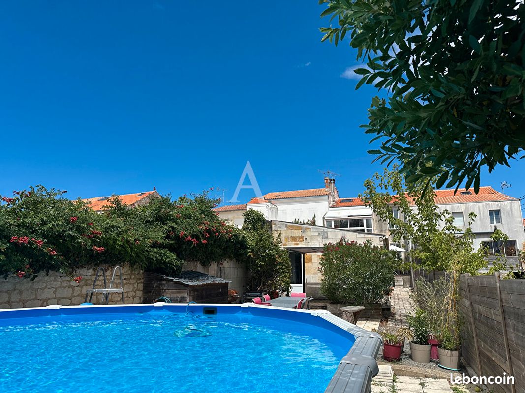 Maison 6 pièces 212 m² · à Rochefort · 212 m² · 397 100 €