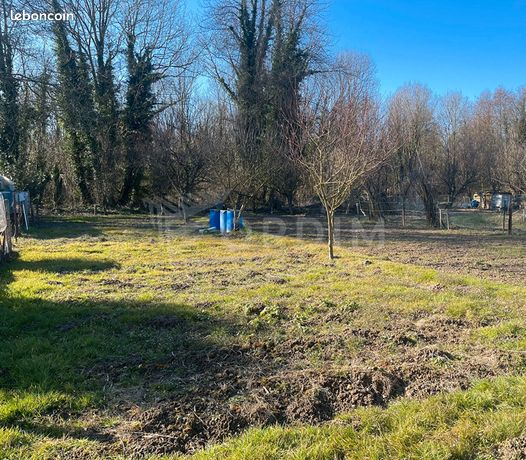Terrain 620 m² SENS