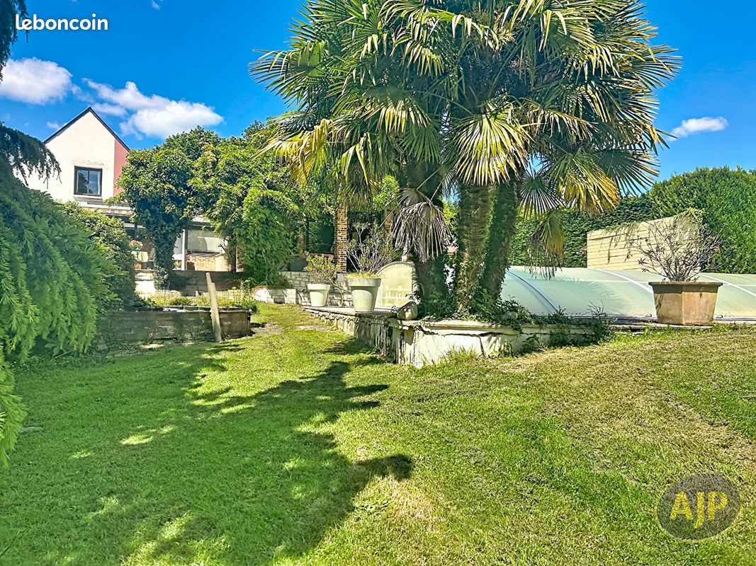 Maison 10 pièces 230 m² · à Rougé · 230 m² · 449 000 €