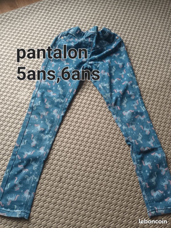 Vetement lot pour enfants 3ans à 7ans il yen n'a beaucoup plus si vous voulez voir les lot contacter moi (image 2)