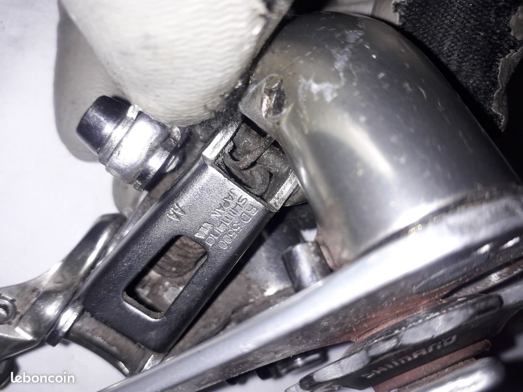 Dérailleur arrière Shimano 105, chape moyenne, pignons de 11