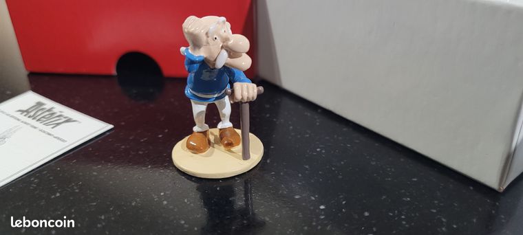 Figurine Madame Agécanonix - Boutique d'objets de collection - Neuf et