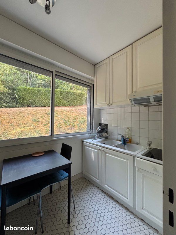 Appartement 1 pièce 27 m² · à Sèvres · 27 m² · 720 €