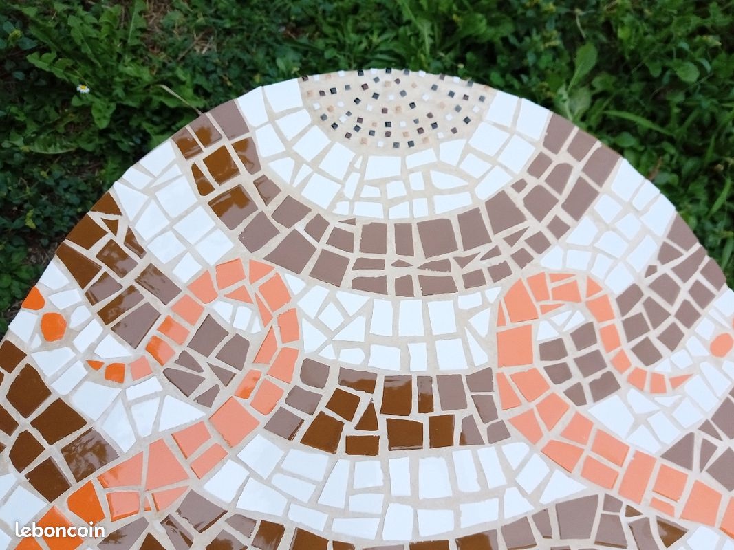 Table basse en mosaïque artisanale (pieds en bois de châtaigner) (image 4)