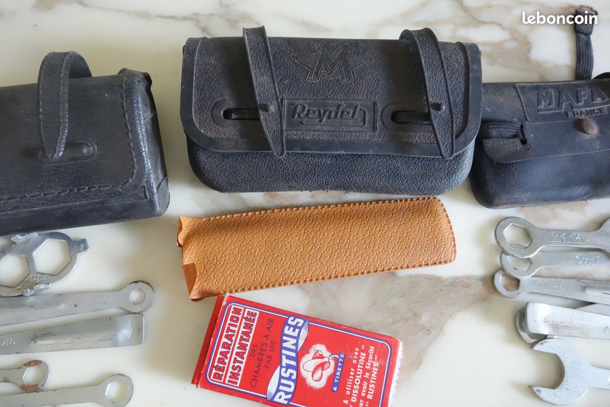 SACOCHE REYDEL MOTOBÉCANE en plastique avec outils pour mobylette, à