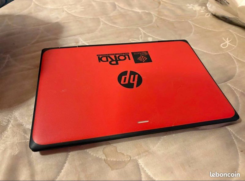 Capot Arrière écran Rouge Pour HP X360 310 G2 - Pièce Occasion - Référence 809574-001