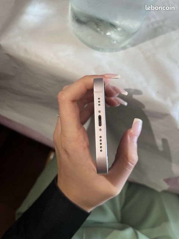 Iphone 13 Rose (image 3)