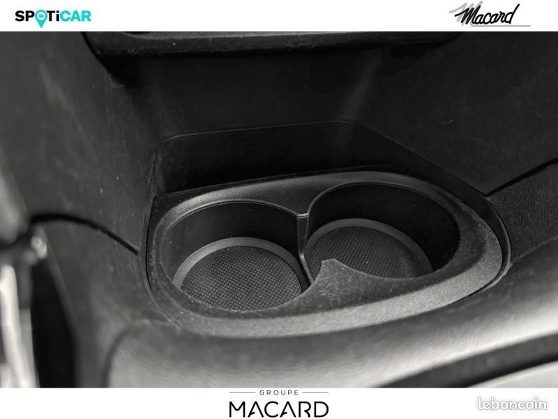 Peugeot 2008 1.2 PureTech 110ch GT Line S&S EAT6 (image 34)