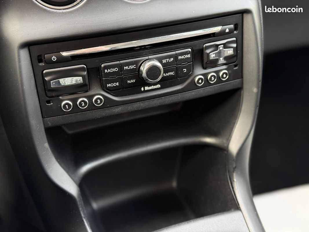 Citroën C3 1.4 HDi 70ch Attraction Pack - GPS - Bluetooth - Révisée & Garantie 6 mois (image 20)