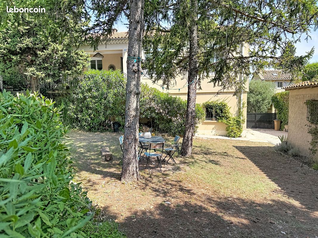 Maison 6 pièces 124 m² · à Châteauneuf-de-Gadagne · 124 m² · 369 000 €