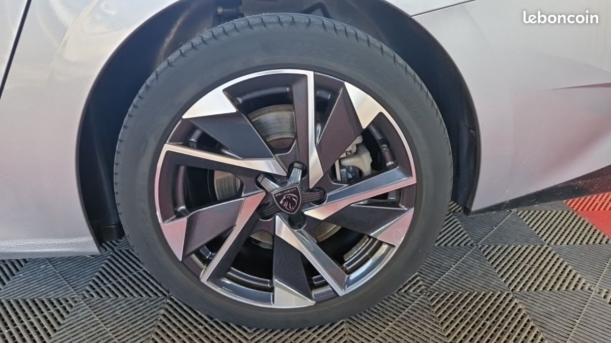 Peugeot 308 SW PHEV 180 E-EAT8 ALLURE PACK (image 32)
