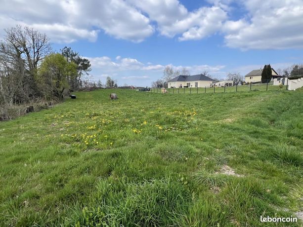 Terrain 2 100 m² Saint Germain Les Vergnes