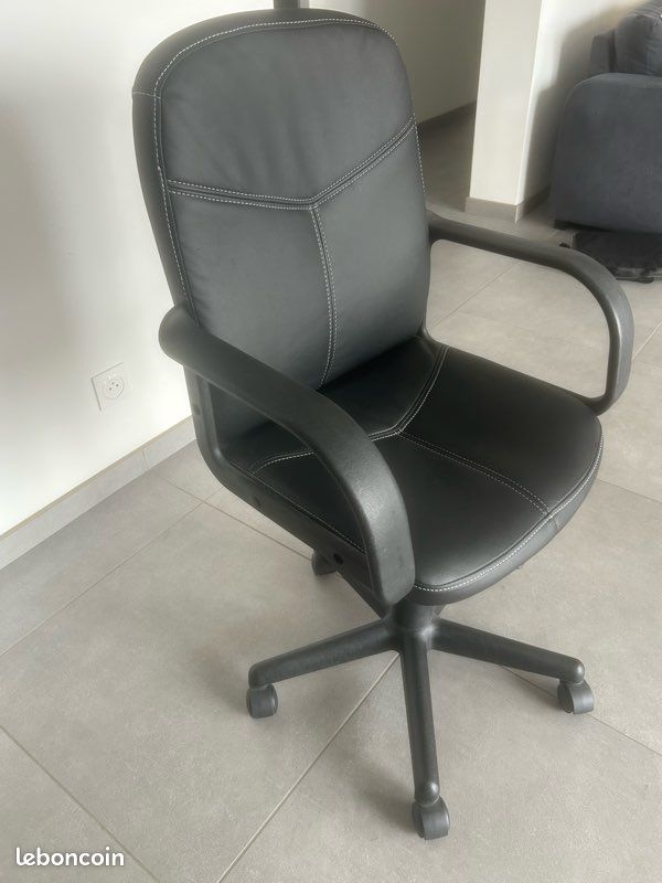 Chaise de bureau à roulettes (image 2)
