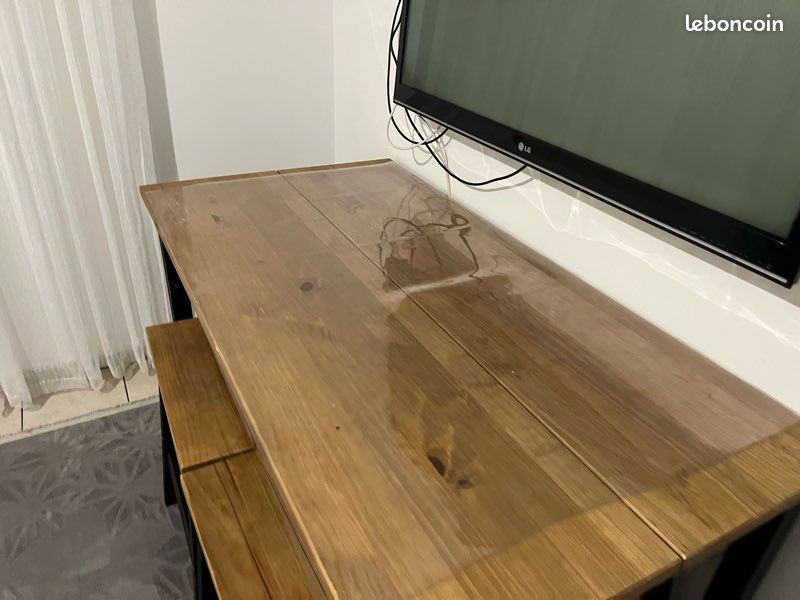 Table (image 10)