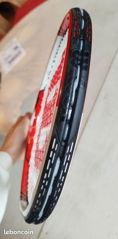 Roger Federer Annonce Le Lancement De La Nouvelle Raquette Wilson Prostaff V14 Roger Federer Annonce Le Lancement De La Nouvelle Raquette Wilson Prostaff V14