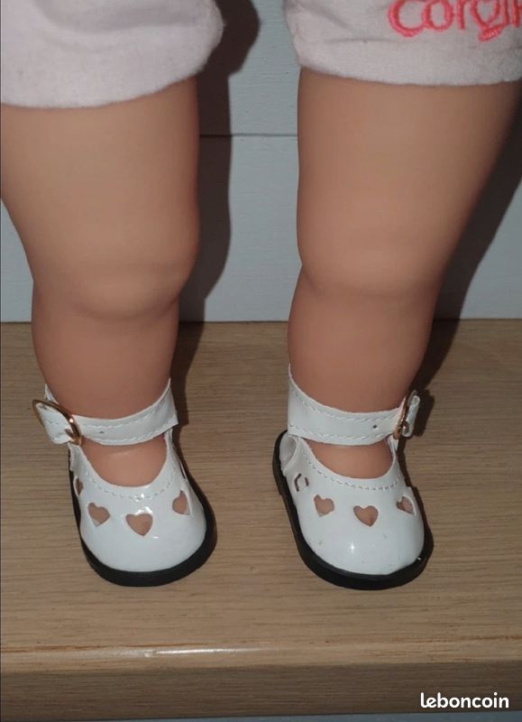 Chaussures poupees Corolle, Paola reina ou autres blanches vernie avec cœurs (image 1)