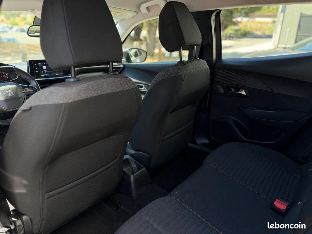 Peugeot 2008 ACTIVE PACK PHASE II 1.2 PURETECH 100 CV/CARPLAY/PREMIERE MAIN/GARANTIE 3 MOIS (image 15)