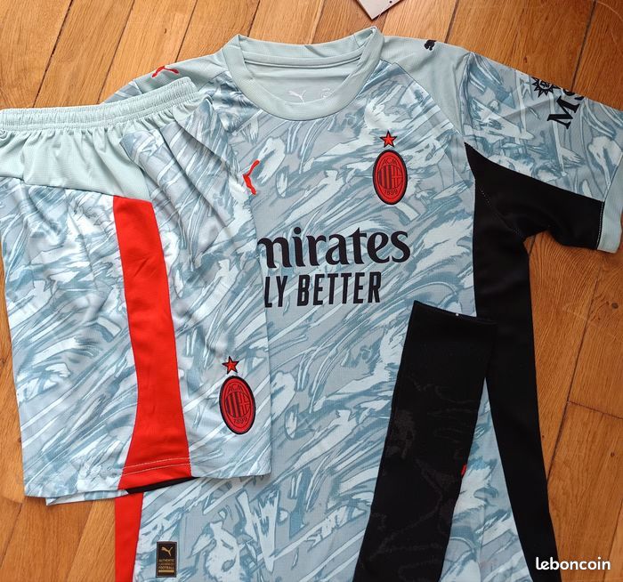 Belle tenue MAIGNAN Gardien football 12 ans 2026 complète Vêtements