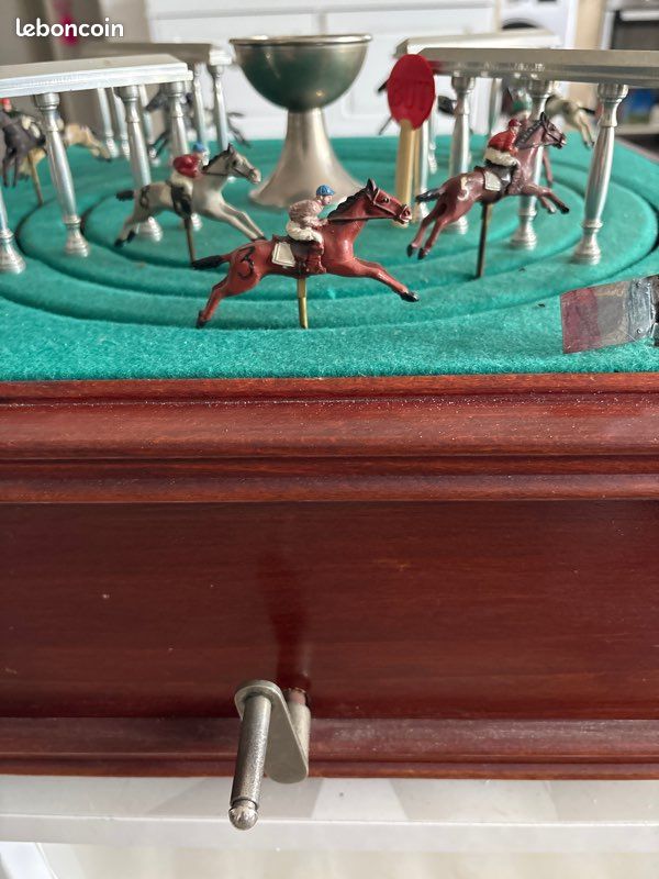 Le Blogue antiquités: Jouet ancien: jeu de course de chevaux M.J & Cie