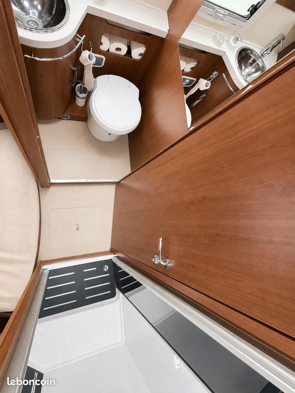 MOBILVETTA K-YACHT TEKNO LINE 90 – INTÉGRAL PREMIUM – 160 CH- Lit Central - Full équipé (image 5)