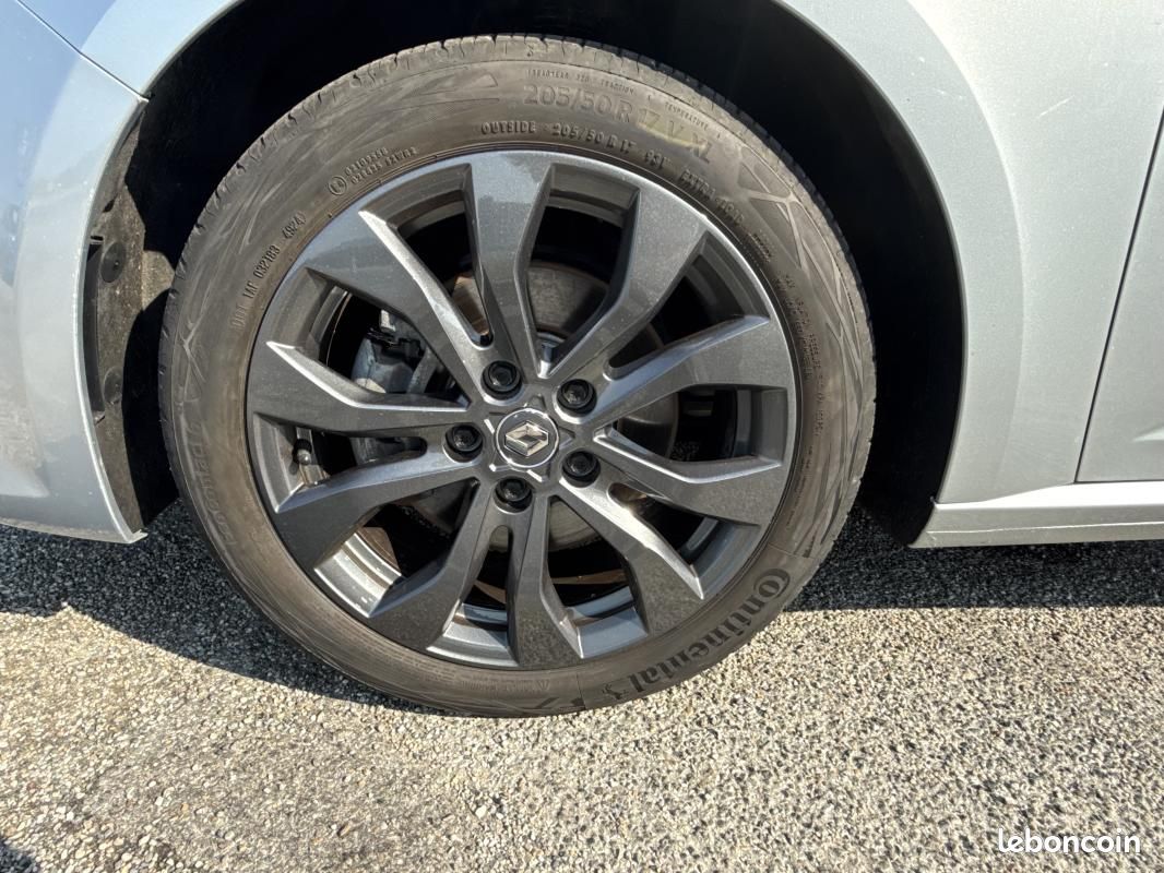 Renault Mégane 4 PHASE 2 1.6 E-TECH PLUG-IN HYBRID 160 TECHNO (image 7)