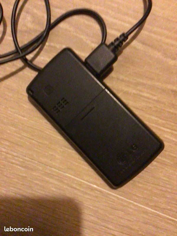 Téléphone portable vintage Lg avec son chargeur (image 2)