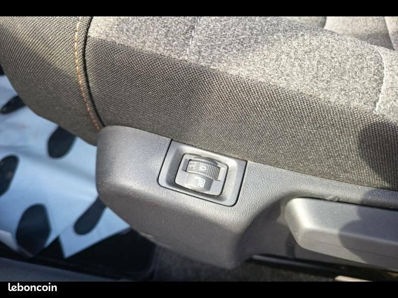 Citroen C3 1.2 PureTech 83ch S&S Shine Pack 123g (image 25)
