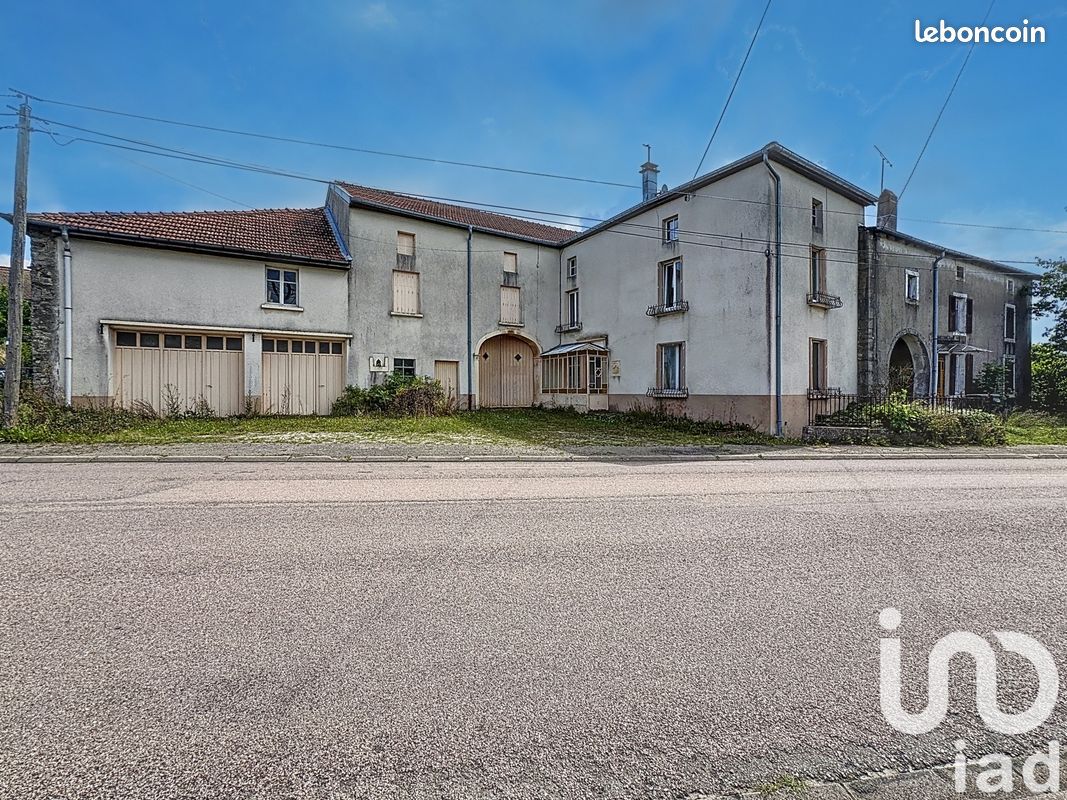 Maison 5 pièces 140 m² · à Gruey-lès-Surance · 140 m² · 54 000 €