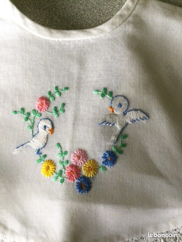 Bavoir ancien (image 2)