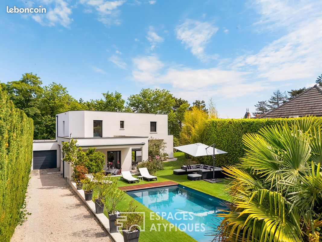 Maison 8 pièces 197 m² · à Charbonnières-les-Bains · 197 m² · 1 200 000 €