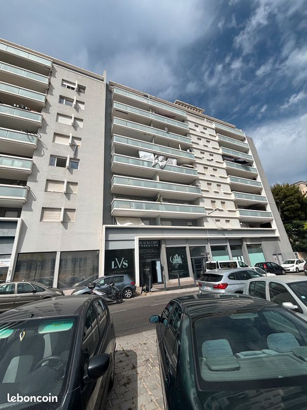 Appartement 4 pièces 91 m² · à Marseille · 90,8 m² · 1 038 €