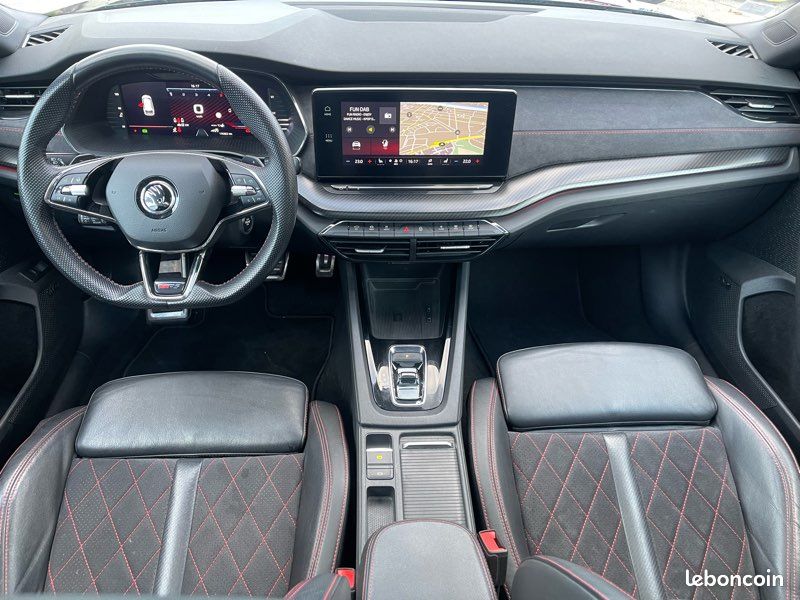 Skoda Octavia Combi 2.0 TDI 200ch RS DSG7. Toit Panoramique / Audio Surround Canton / Attelage / Pack RS (image 5)