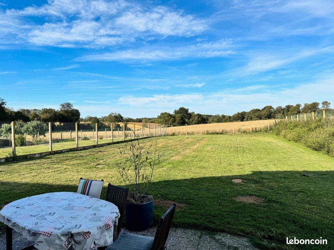 Maison 5 pièces 175 m² · à Eu · 175 m² · 1 000 €