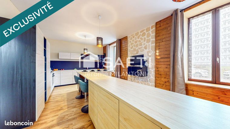 Maison 10 pièces 311 m²