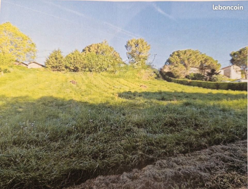 Terrain 1000 m² · à Sainte-Croix-du-Mont · 70 850 €