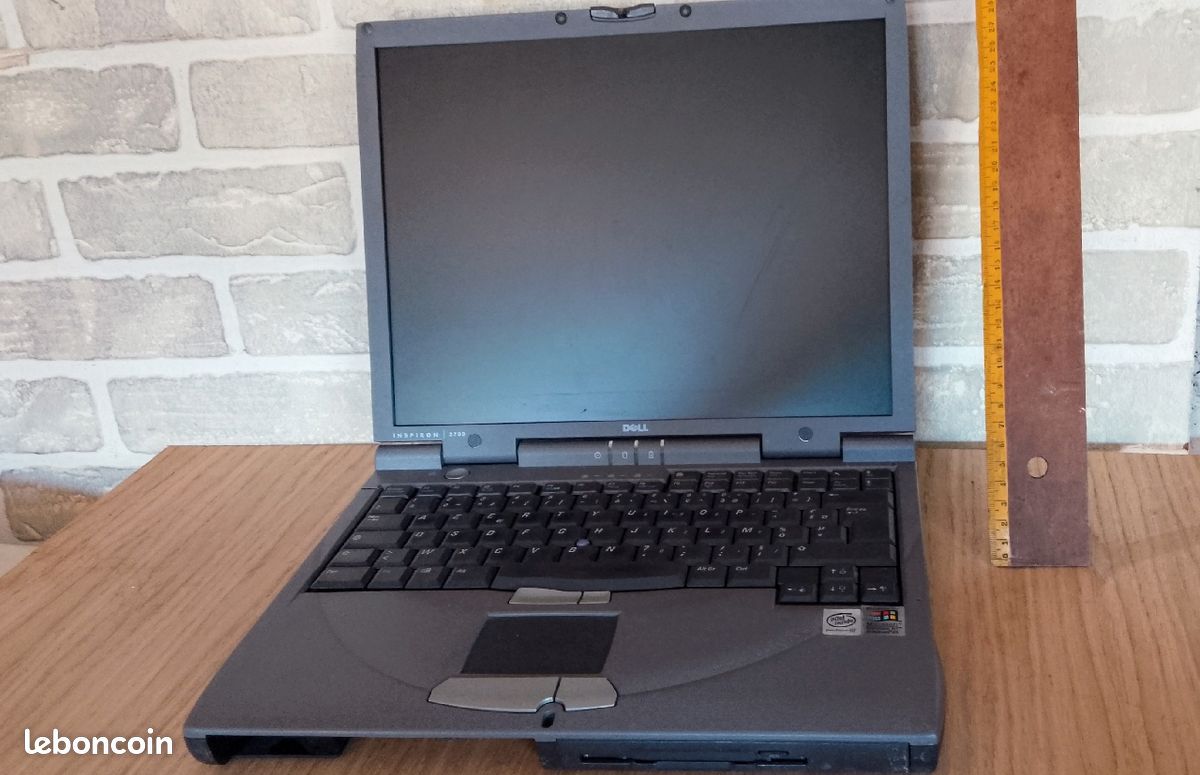PC Portable Dell Inspiron 1370 - Pour Pièces - Processeur Intel U7300 - 13,4"