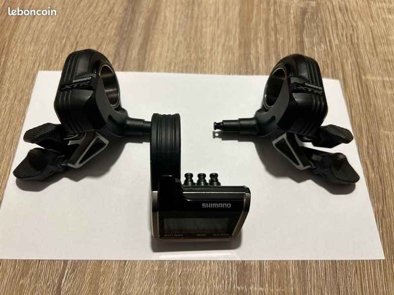 Shimano Di2 XTR, écran et shifters Équipements vélos