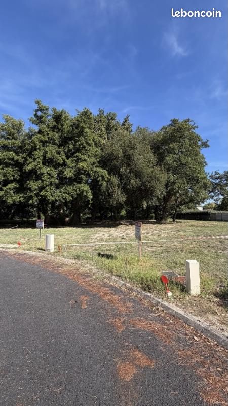 Terrain 881 m² Audenge · 300 600 €