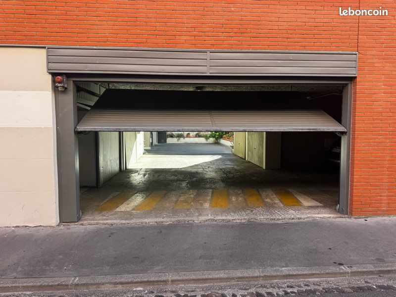 Parking moto sécurisé Chalets · à Toulouse · 50 €/mois